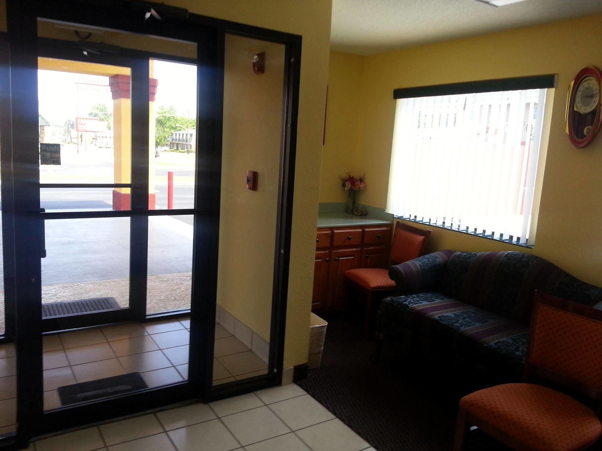 Budget Inn & Suites Hawkinsville ภายนอก รูปภาพ